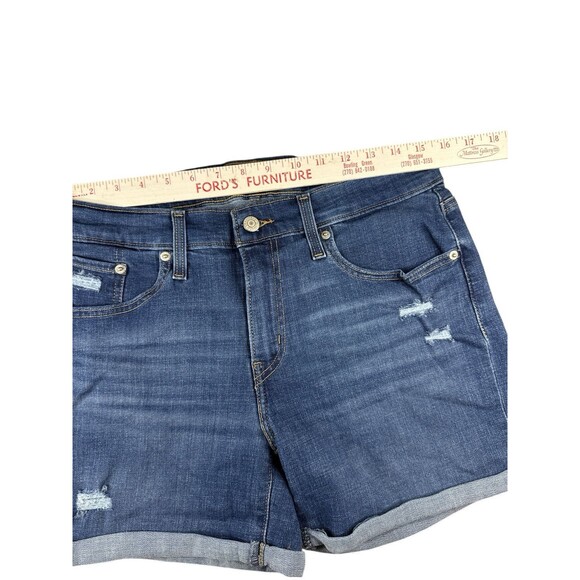 Levi’s Mid Length Denim Super Soft Short Size 30 Women’s Medium Wash Cuffed - Picture 4 of 7
